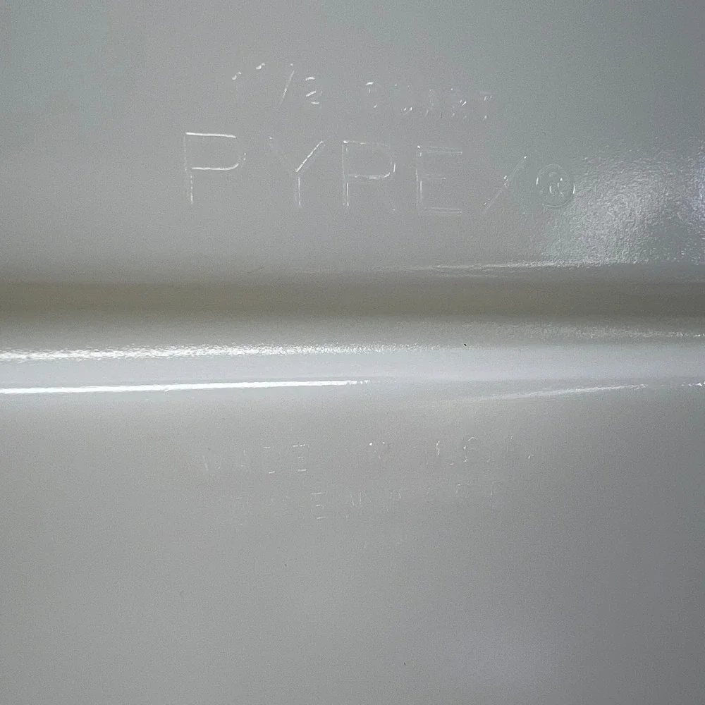 Pyrex vintage divided